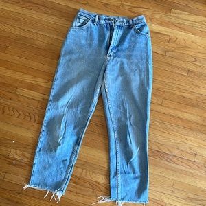 WRANGLER denim jeans, loose + relaxed through the legs. Size medium / 28.